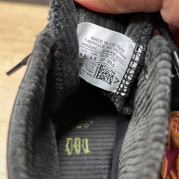 CONVERSE Gore-Tex Waterproof Lugged High Top Womens Size 6 1/2 US - Picture 7 of 8